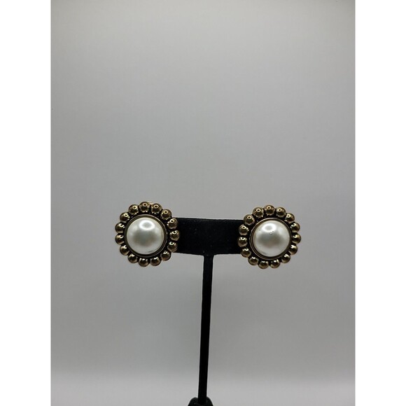 Unbranded Jewelry - Vintage Earrings Clip On Huggie Gold Tone White Middle Jewelry Costume